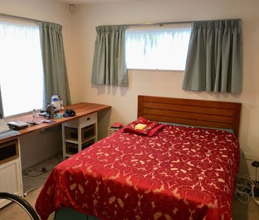 Lovely 3 Bedroom House - Photo 4