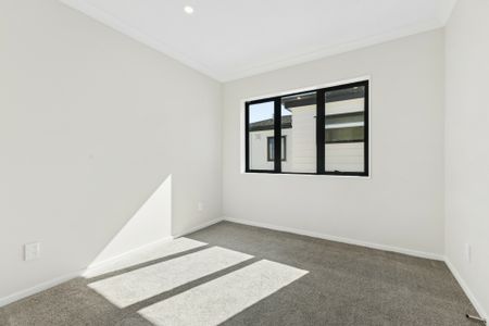 Modern Living, Nothing Short of Stunning - Photo 4