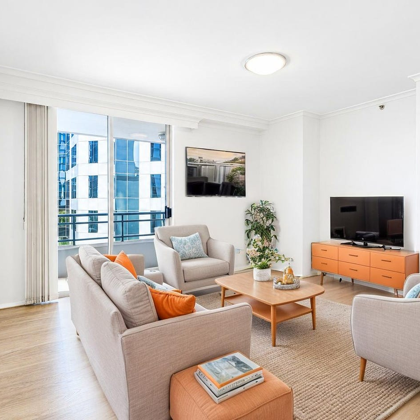 Resort-Style Apartment in the Heart of Chatswood - Near Station! - Photo 1