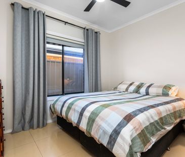 Modern Low-Maintenance Living in Quiet Aberfoyle Park Court - Photo 2