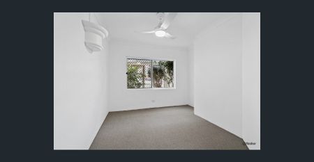 Beachfront Living in Surfers Paradise! - Photo 5