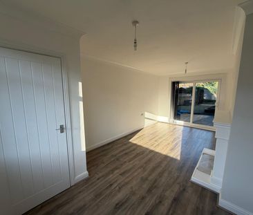 South Avenue, Wakefield, Horbury - Photo 1