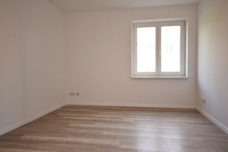 Tageslichtbad mit Wanne • 2 Zimmer • am Heimgarten • Balkon • Top-Preis! • Fussbodenheizung - Photo 2
