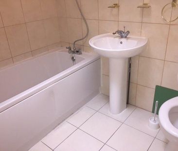 1 bedroom in a house share to rent - Photo 6