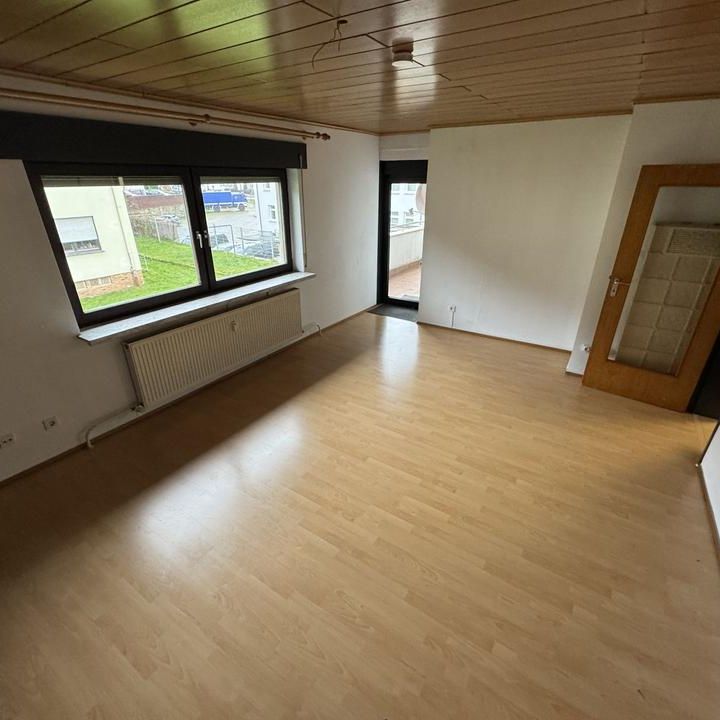 Helle 3-Zimmer-Wohnung in begehrter Lage von Saarbrücken – Bei der Goldenen Bremm 18 [HMR-O45E02] - Foto 1