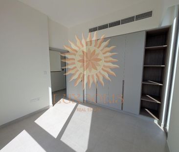 Stylish 4BR Home in a Lush Family-Friendly Area - Photo 1