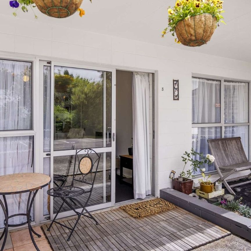Enjoy effortless living in this well-maintained, ground-floor one-bedroom unit. - Photo 1