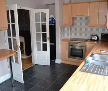 2 bedroom semi-detached house to rent - Photo 2