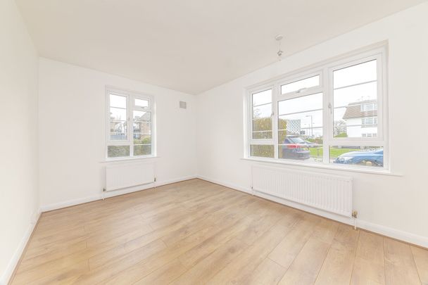 London Road, Morden, SM4 - Photo 1