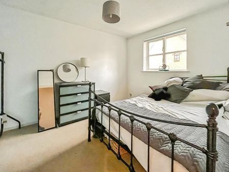 3 bedroom end of terrace house to rent - Photo 5