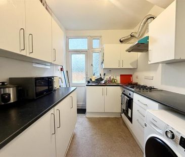 1 bedroom in a house share to rent - Photo 6