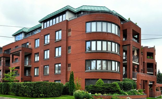 939 North River Rd - Photo 1