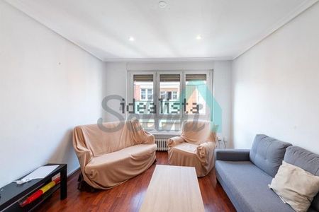 Alquiler de piso en Calle de San Juan - Photo 2