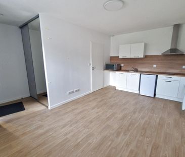 Location Appartement 1 pièce 22m² LA ROCHE SUR YON 85000 - Photo 4