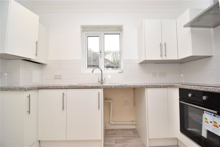 Rosebery Avenue, Colchester, Essex, CO1 2UW - Photo 3