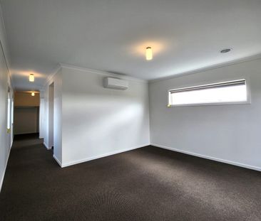 Near New Double storey house - Photo 2