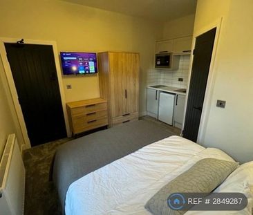 Studio to rent - Photo 6