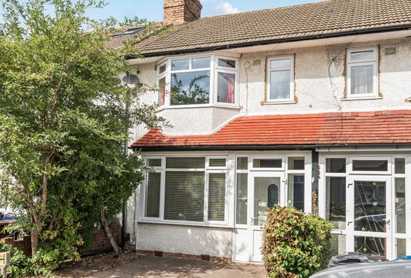 3 Bed Terraced House, Heyford Road, CR4 - Photo 1