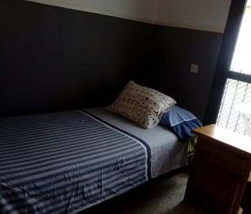 Calle Tintes, Sevilla, Andalusia 41003 - Photo 2