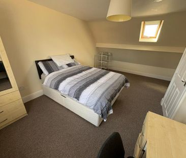 5 Bed Student Accommodation - Photo 5