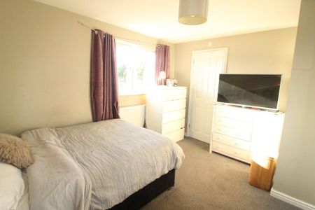 3 bedroom detached house to rent - Photo 5