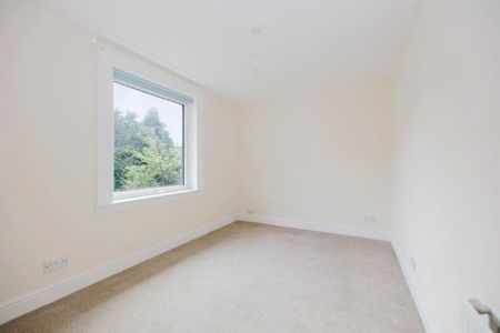 2 bedroom semi-detached house to rent - Photo 5