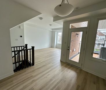 For Lease - 126 Ennerdale Street, Barrie, Ontario - Photo 6