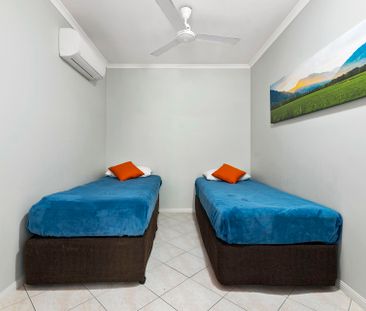 Unit 1417/2 Greenslopes Street, Cairns North. - Photo 1