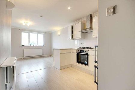 Robertson Close, Broxbourne, Hertfordshire, EN10 - Photo 4