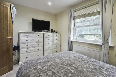 2 bedroom end of terrace house to rent - Photo 3