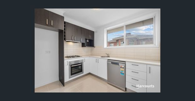 Cozy Family Living in the Heart of Oakleigh South - Photo 1