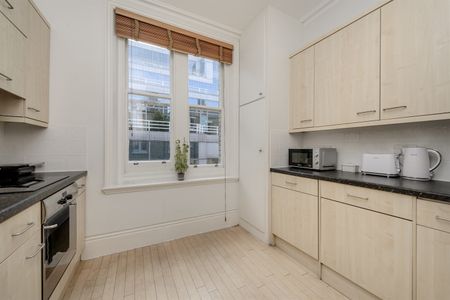 St Martin's Lane, WC2H - Photo 3