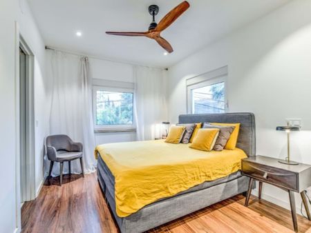 3 room luxury House for rent in Campolide, Portugal - Photo 3