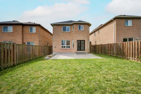 For Lease - 15 Mirando Street, Richmond Hill, Ontario - Photo 2