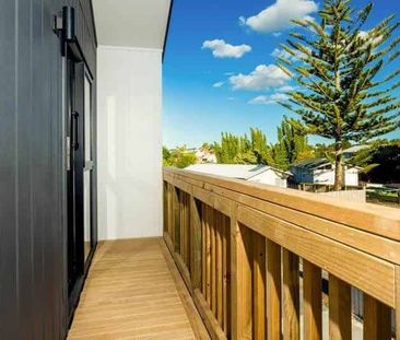 Modern 2 bedroom Living in Prime Henderson - Photo 3