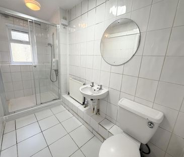 4 Bedroom House - Mid Terrace To Let - Photo 6