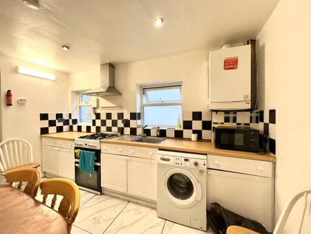 4 bedroom terraced house to rent - Photo 2