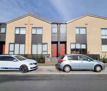 Hobsonville, 3 bedrooms, $700 - Photo 2