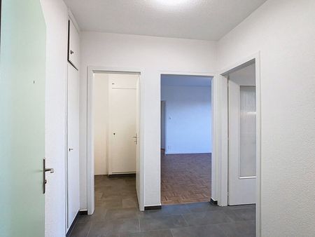 CHARMANT LOGEMENT TRES BIEN SITUE ET ENTIEREMENT RENOVE - Photo 2