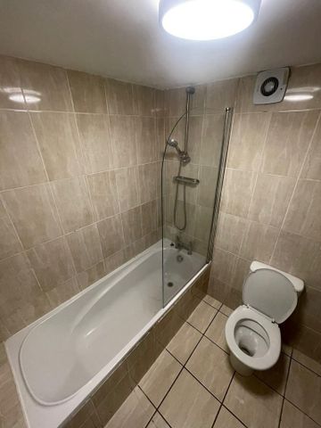 3 bedroom apartment to rent - Photo 3