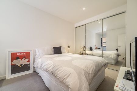 Style Meets Convenience: Two Bed Near Swinburne - Photo 5