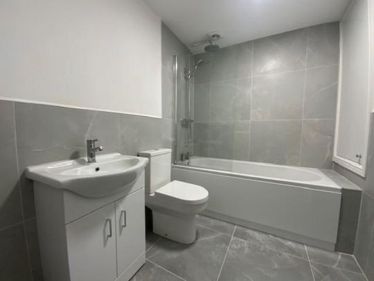 2 bedroom Flat To Let - Photo 1
