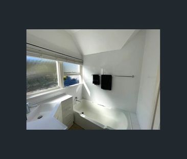 Excellent Location - Ideal Family Home - Photo 6