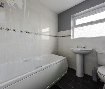 To Let 3 Bed House - Semi-Detached - Photo 5