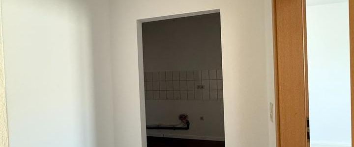 Schöne helle renovierte Dachgeschoss 2 Raum Wohnung in Hartenstein ab sofort zu vermieten - Foto 1