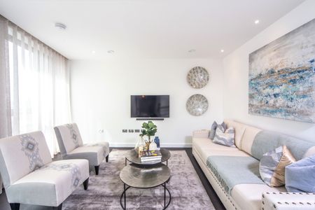 An impressive interior-designed two-bedroom, two-bathroom apartment in Nine Elms, London SW11 - Photo 3