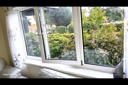 1 Bed Flat, Master Gunner Place, SE18 - Photo 4