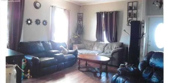 45 GOWAN STREET - Photo 2