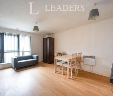 apartment to rent The Roundhouse, Gunwharf Quays, Portsmouth, PO1 - Photo 3