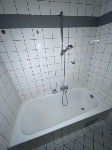 Gemütliche Single-Wohnung mit möblierter Küche im Zentrum von Lohnsburg - Photo 3